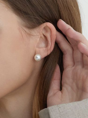 Basic Pearl Earrings - ANNAFLAIR1986 - Modalova