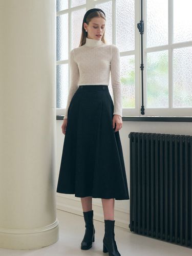 Button Point Flare Long Skirt (Black) - ARTID - Modalova