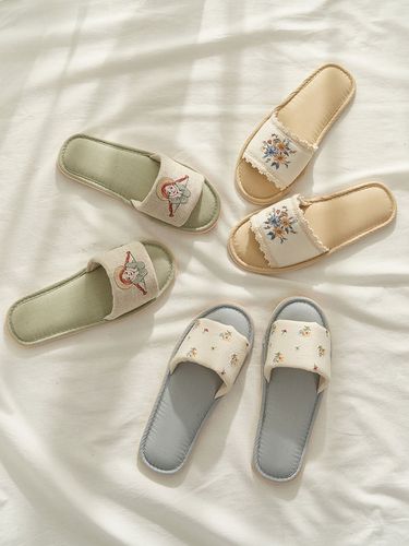 Embroidered Indoor Slippers _ 3Colors - DECOVIEW - Modalova