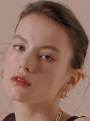 Shine Moment Earring - ONEENOUGH - Modalova