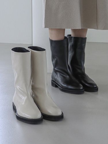 Lip Mid Boots - 2 Colors (22527) - MOL:pin - Modalova