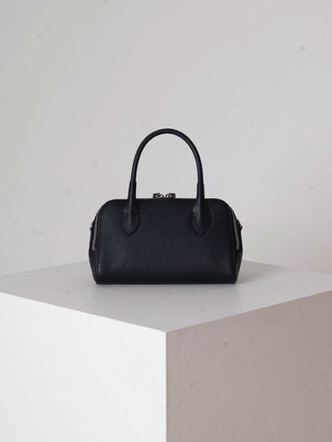 Triangle Leather Bag Black - LETHE - Modalova