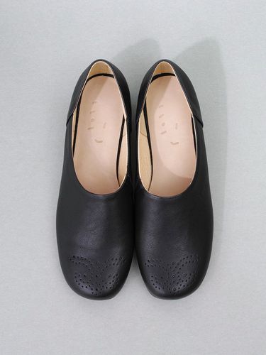 Simple Brogue Shoes_V.Black - heenn - Modalova