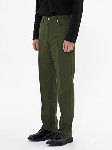 DEN0652 Crease Chino Pants _ Khaki - DENMADE - Modalova