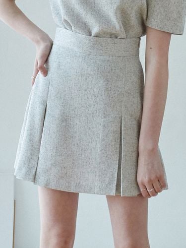 J775 Tweed Slit Mini Skirt (Light Beige) - JOORTI - Modalova