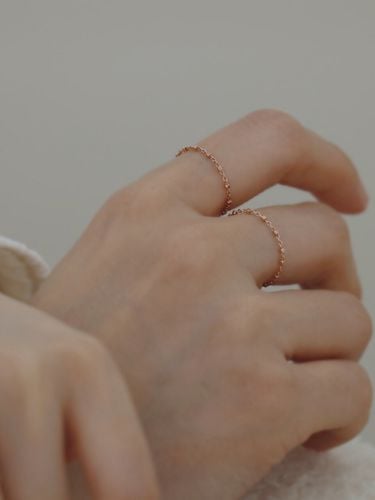 K Gold Dot Chain Ring - Less is more - Modalova