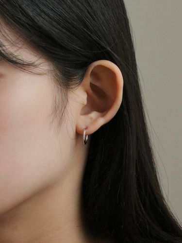 Silver Open Ring Earring - Less is more - Modalova