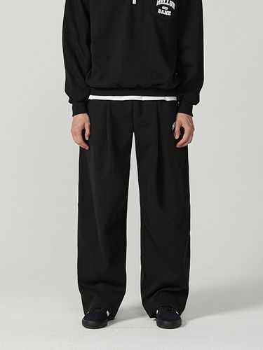 Pintuck Wide Sweatpants [Black] - mellurbane - Modalova