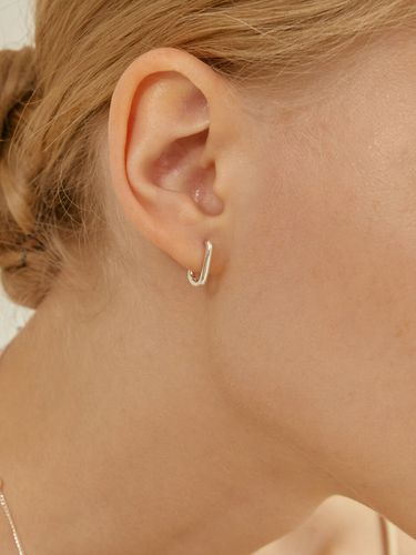 Exclusive] Wearable Oval One-Touch Earring - LUNNE - Modalova