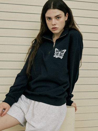 Butterfly Half Zip-Up Sweatshirt _ - STAFFONLY - Modalova