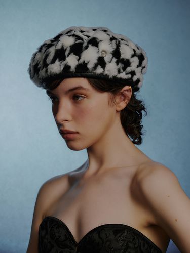 Fur Marin beret in houndstooth - poesiedame - Modalova