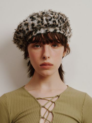 Fringe leopard beret in brown - poesiedame - Modalova