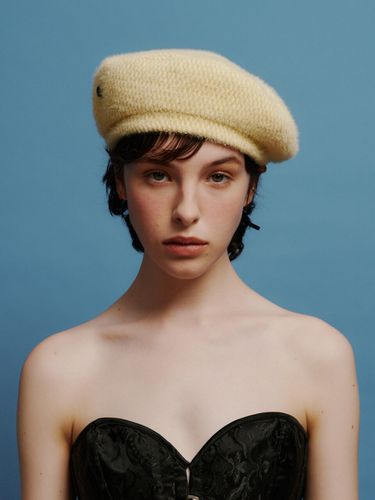 Bumpy beret in butter - poesiedame - Modalova