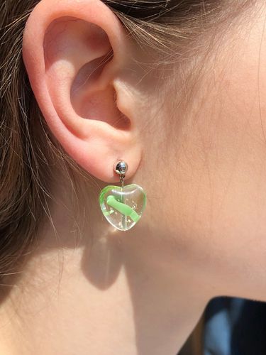 Green Marbling Heart Earrings - FANTASTIC PLANET - Modalova