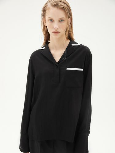 Combi Open Collar Shirt (Black) - HAE BY HAEKIM - Modalova