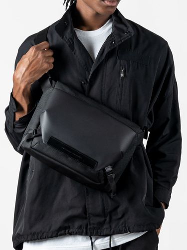 Hawk C20 Cross Bag [Black] - MATHEMATIK - Modalova