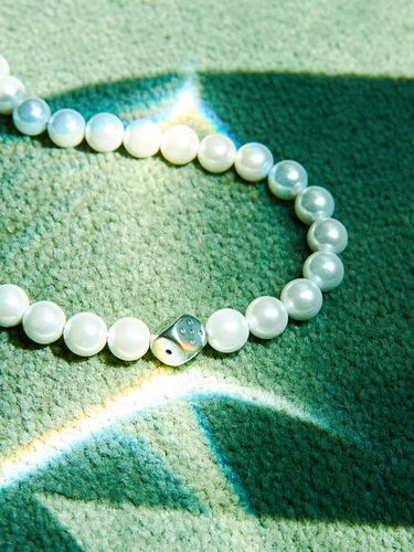 One Dice Pearl Necklace - niroserendipity - Modalova