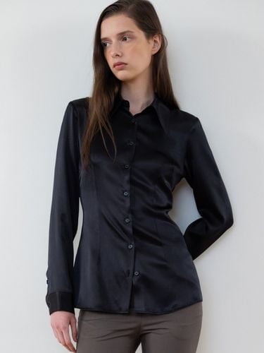 Silk Sharp Collar Shirt - THETIS - Modalova