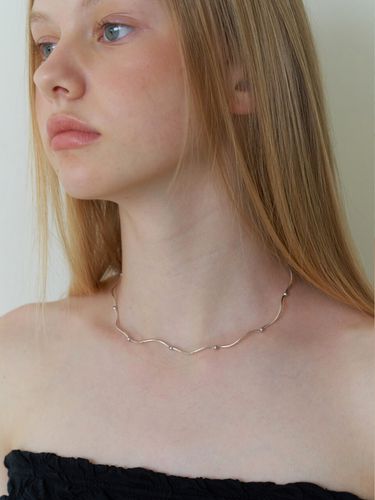 Silver Wave Gray Pearl Necklace - KINDABABY - Modalova