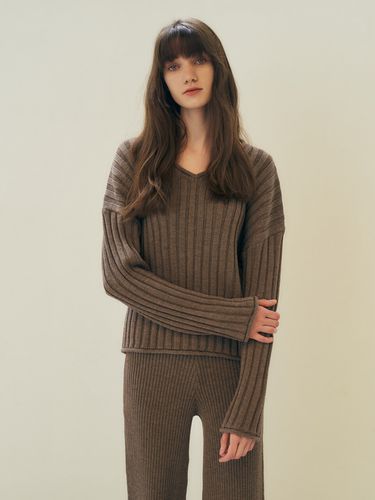 V-Neck Ribbed Sweater - Coco Brown - MAISONMARAIS - Modalova