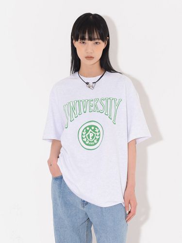 VTG University T-Shirt _ - PIECEMAKER - Modalova