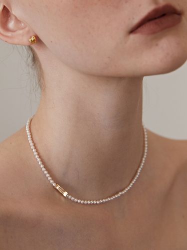 Exclusive]Mini Brick Pearl Necklace - MIDNIGHT MOMENT - Modalova