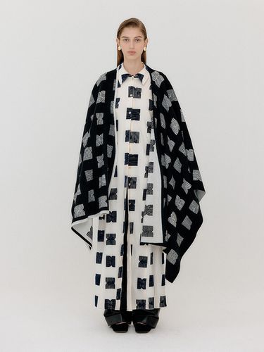 VCAPE Logo Jacquard Knit Cape - EENK - Modalova