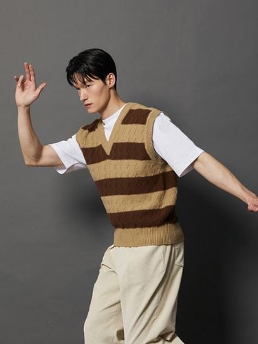 Wave Block V-Neck Knit Vest_Beige/ - ODD DEPARTMENT - Modalova