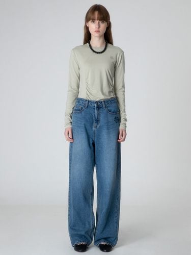 Rose Printed Wide Denim Pants_Blue - RAIVE - Modalova