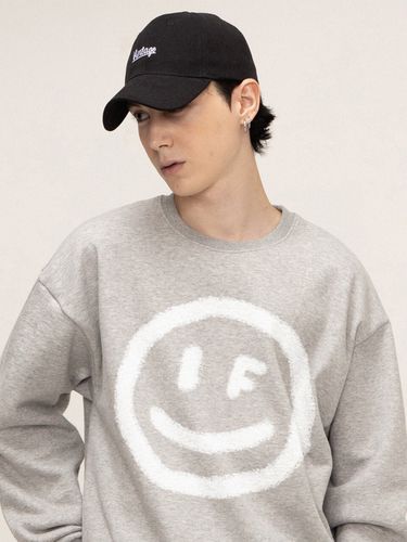 Big Smiley Face Sweatshirt / Grey - GRAVER - Modalova