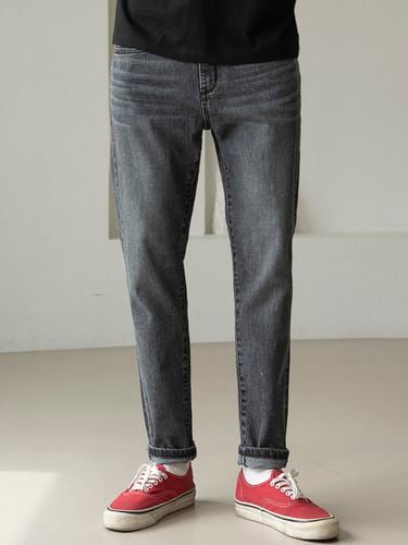 Tapered Fit Denim Pants _ Black - HALBKREIS LAYOUT - Modalova