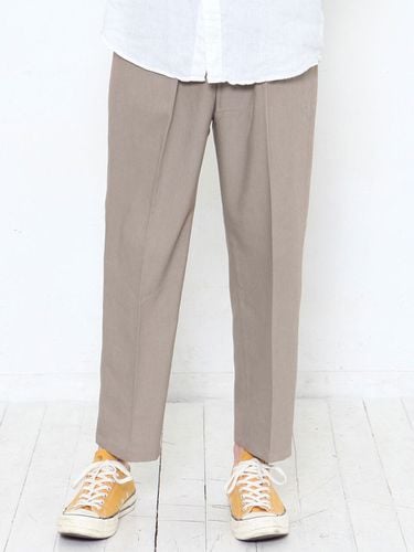 Wide Banding Slacks Pants _ Beige - HALBKREIS LAYOUT - Modalova