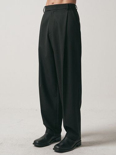 Wool One Tuck Wide Slacks _ Black - NOIRER - Modalova