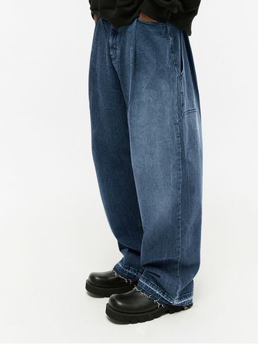 Behind Tuck Brushed Denim Pants_Medium Blue - DNSR - Modalova