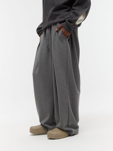 Deep Four Tuck Flow Banding Pants_Charcoal Gray - DNSR - Modalova