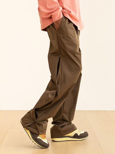 Wide Slit Snap Pants_Brown - MASSNOUN - Modalova