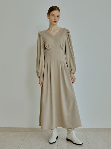 Classic V-Neck Pleated Dress _ - RE_L - Modalova