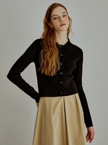 Pale Button Collar Knit _ Black - RE_L - Modalova