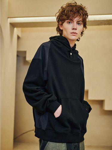 Vanguard Snap Hoodie [Black] - CPGN - Modalova