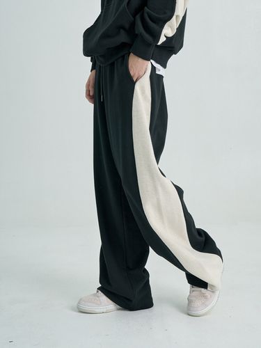 Reverse Pleat Wide Pants _ Black - inexcis - Modalova