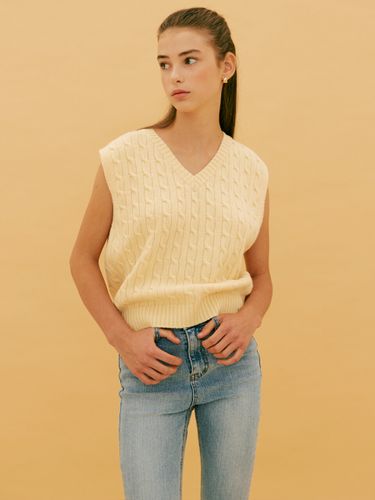 V Neck Knit Vest (3 Colors) - Your name Here - Modalova