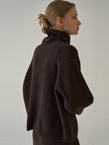 Cashmere Turtleneck Knit Top_Dark Brown - FACADE PATTERN - Modalova