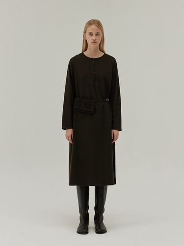 Slit Dress (Deep Brown) - MOIA - Modalova