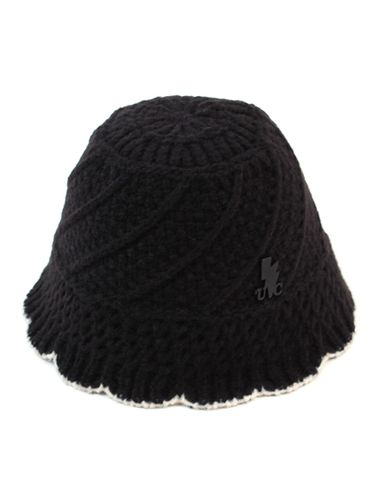 Scalloped Edge Knitted Bucket Hat - Universal chemistry - Modalova