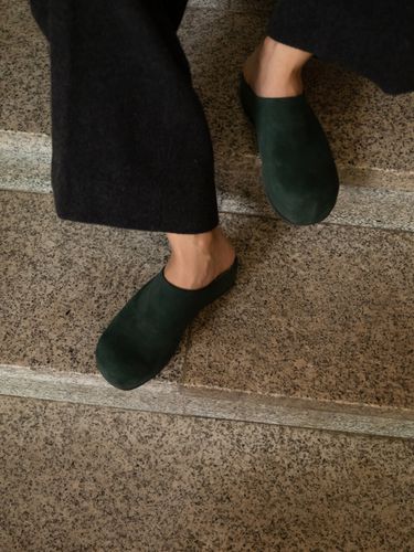 Round Platform Clogs Suede Green - ROH SEOUL - Modalova