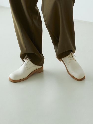 Mm Patrick Square Toe Derby Shoes (White) - Neute - Modalova