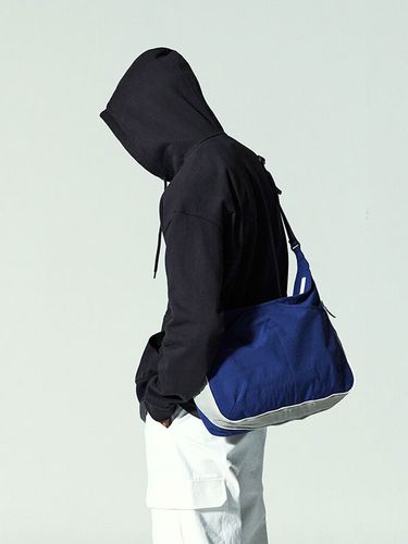 Nylon Glam Messenger Bag [Blue] - DISCHORDSOUND - Modalova