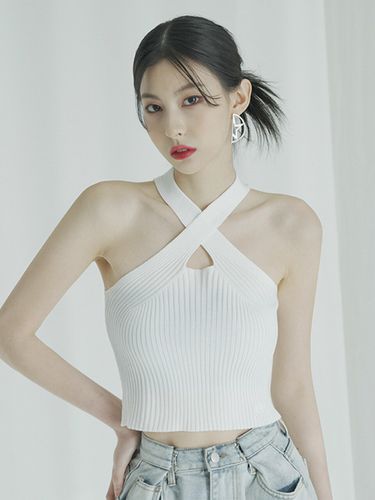 Halter Neck Sleeveless Top_White - AVANDRESS - Modalova