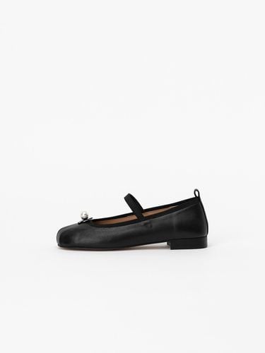 Minuetin Pearl Maryjane Flat Shoes in - CHAUSSURE LAPIN - Modalova