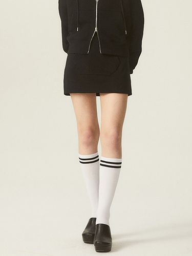 Front Pocket Mini Sweatskirt_Black - ODD STUDIO - Modalova